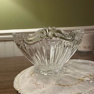 Mikasa ‘Lydia Square’ Crystal Pedestal Bowl - Ribbed Panels, Tulip Design